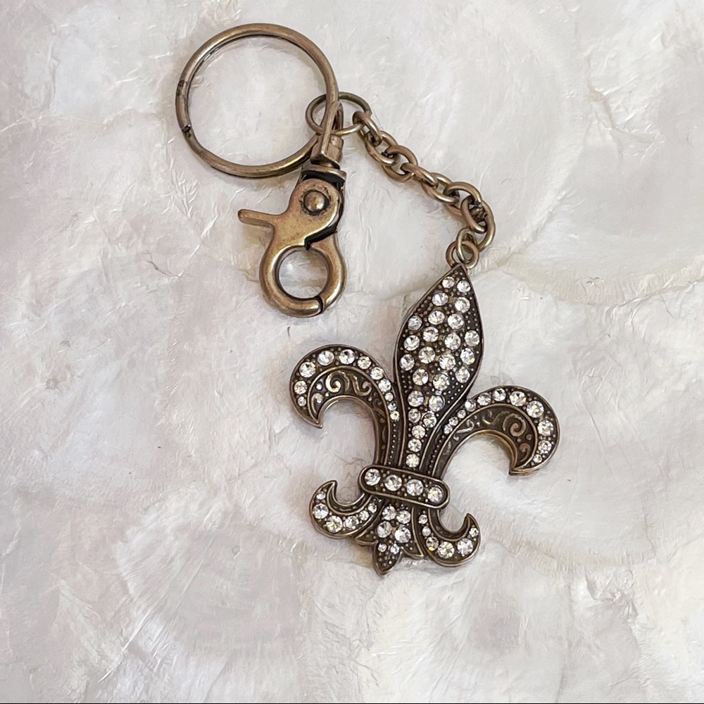 Brass Tone Fleur De Lis Rhinestone Key Chain NWOT 4.5” long